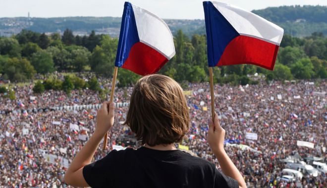 30 de ani de la căderea comunismului. Cum a ajuns Cehoslovacia la 