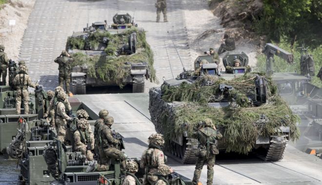 Cel mai mare exercițiu militar  al Alianței. Secretarul general al NATO, în Norvegia - celmai-1540918032.jpg