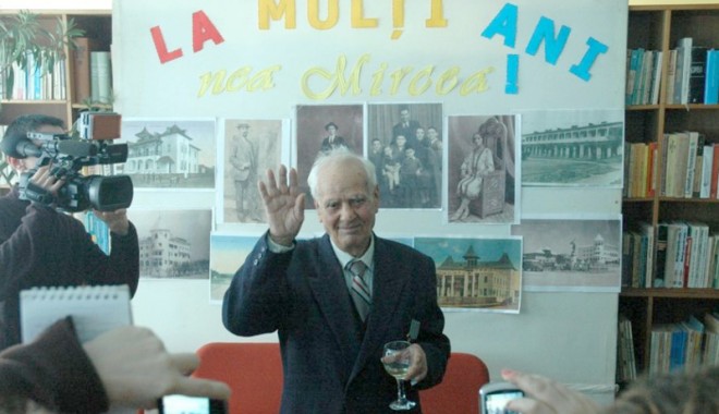 Cel mai bătrân veteran de război din Constanța, premiat - celmaibatranveteranderazboitechi-1391530675.jpg