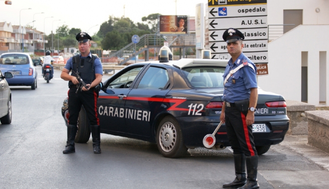 Ce mai fură românii în Italia. Prins cu 130 de plicuri de șofran în chiloți - cemaifuraromanii-1489677656.jpg