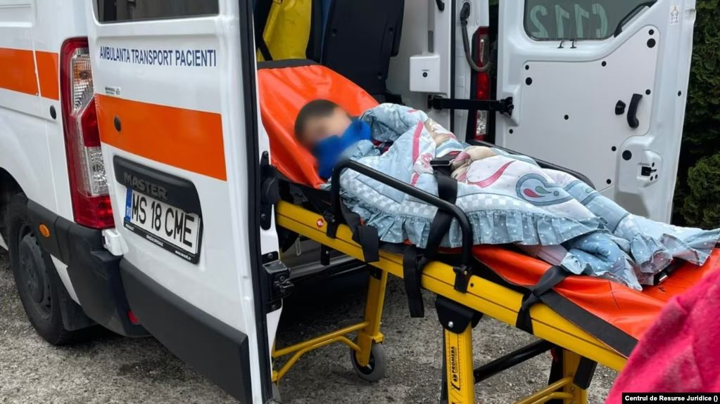 Copii cu dizabilităţi încuiaţi în camere cu zăvor şi trataţi cu medicamente expirate, în centre de îngrijire - centre-de-ingrijire-1736691542.jpg