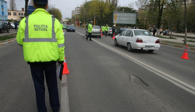 Constănțenii nu poartă centură de siguranță! Iată câte amenzi au dat polițiștii, într-o singură zi - centura-1384186533.jpg