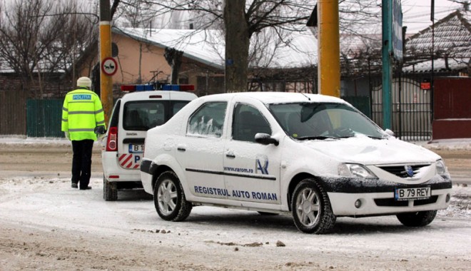 Ce pățești dacă nu-ți echipezi mașina cu anvelope de iarnă - cepatestidacanuitiechipezi-1386785023.jpg