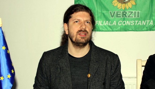 Ce planuri are deputatul Remus Cernea cu delfinii din Constanța - ceplanuriareremuscernea18-1398273492.jpg