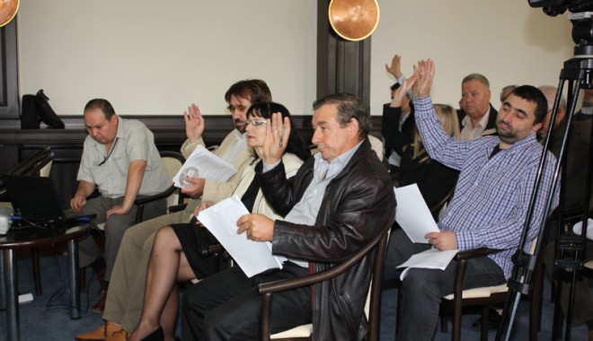 Ce proiecte de hotărâre au mai votat consilierii județeni - ceproiecte-1412351544.jpg