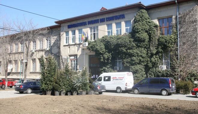 Eveniment important la Universitatea Ovidius din Constanta - ceremonie-1531320852.jpg