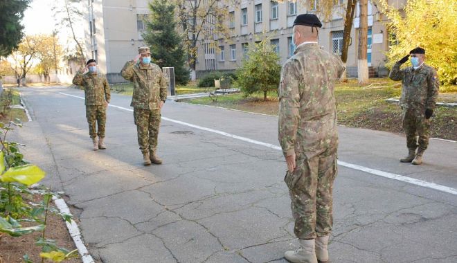 Lt.- col. Silviu Marius Stoica, noul comandant al Batalionului 114 Tancuri „Petru Cercel” - ceremoniela-1635518778.jpg