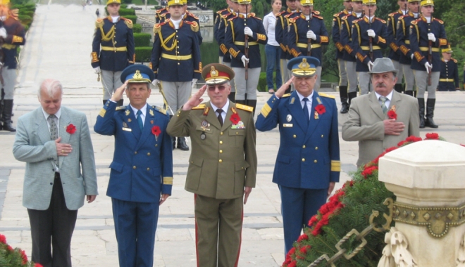 Ceremonii dedicate Zilei Eroilor, în mai multe orașe din România - ceremonii-1465403740.jpg
