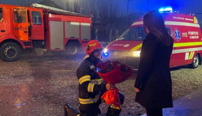 Cerere în căsătorie inedită la IGSU. Surpriza unui pompier pentru iubita sa, chiar în ajunul Crăciunului - cererei-1671900707.jpg