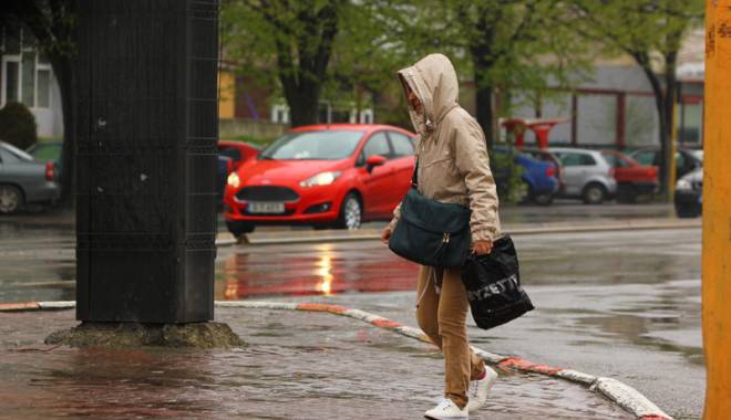 Cer mai mult înnorat și maxime  de 17 grade Celsius, astăzi, la Constanța - cermaimult-1443627904.jpg