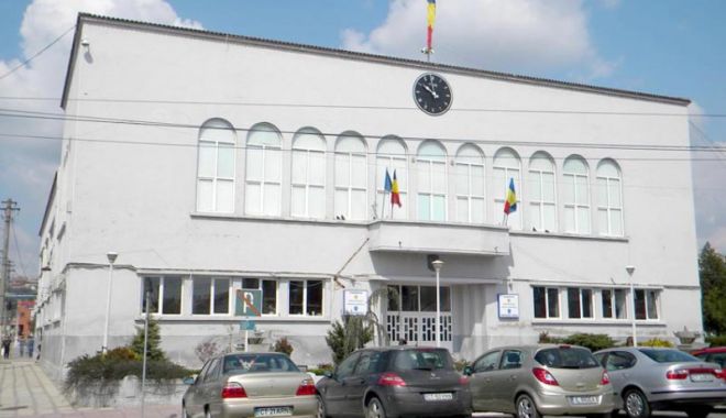 Cadouri de Crăciun pentru elevii din Cernavodă, din partea administraţiei locale