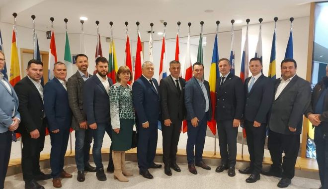 Delegație a Primăriei Cernavodă, vizită la Parlamentul European - cernavoda-delegatie-1680284715.jpg