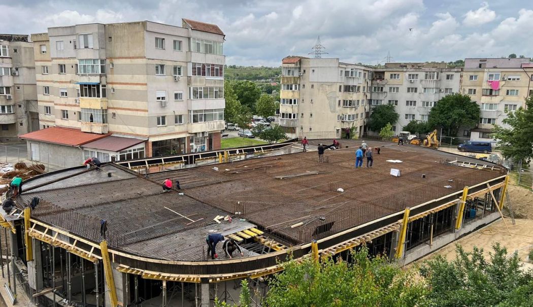 Primăria Cernavodă desfăşoară mai multe lucrări legate de infrastructură - cernavoda-lucrari-1717321348.jpg