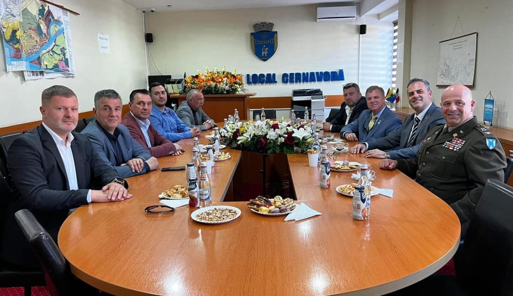 Doi oficiali americani, în vizită la Primăria Cernavodă - cernavoda-port-1716574407.jpg
