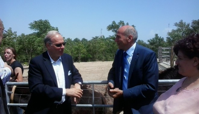 Ambasadorul Italiei s-a întâlnit cu primarul din Cernavodă și a vizitat orașul - cernavodaprimarambasador-1369559837.jpg