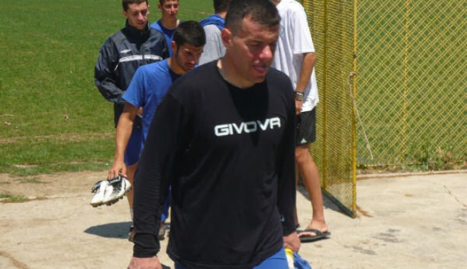 FC Farul: Nu dați cu pietre în Cornel Cernea! - cernea111316463462-1316472803.jpg