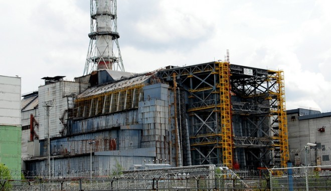 Luna viitoare încep lucrările  de asamblare a noului  sarcofag de la Cernobîl - cernobil-1332942184.jpg
