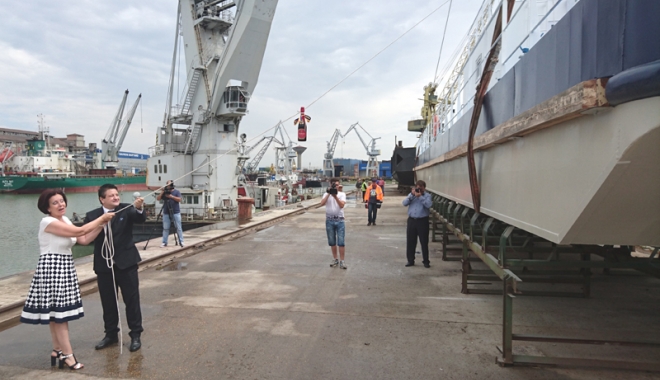 CERONAV a lansat la apă un ponton de acostare - ceronav-1470243968.jpg