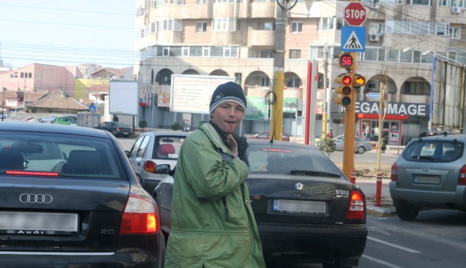 Razie printre cerșetorii din Constanța - cersetor-1321004474.jpg