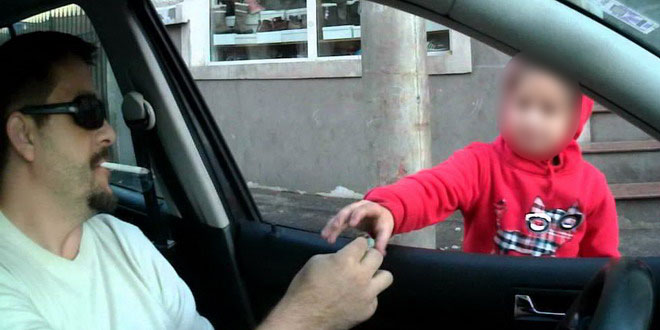 Minori surprinși pe litoral, cerșind. Poliția și DGASPC intervin! - cersetorsofermasina-1566811236.jpg