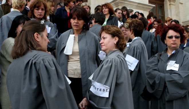 Grefierii amenință și ei cu PROTESTE: „Creșterea vârstei de pensionare ne condamnă la moarte sigură”