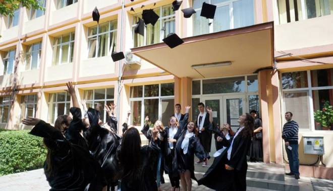 Bucurie: a venit vacanța mare! Ce schimbări se petrec în viitorul an școlar - ceschimbarisepetrec-1434641446.jpg