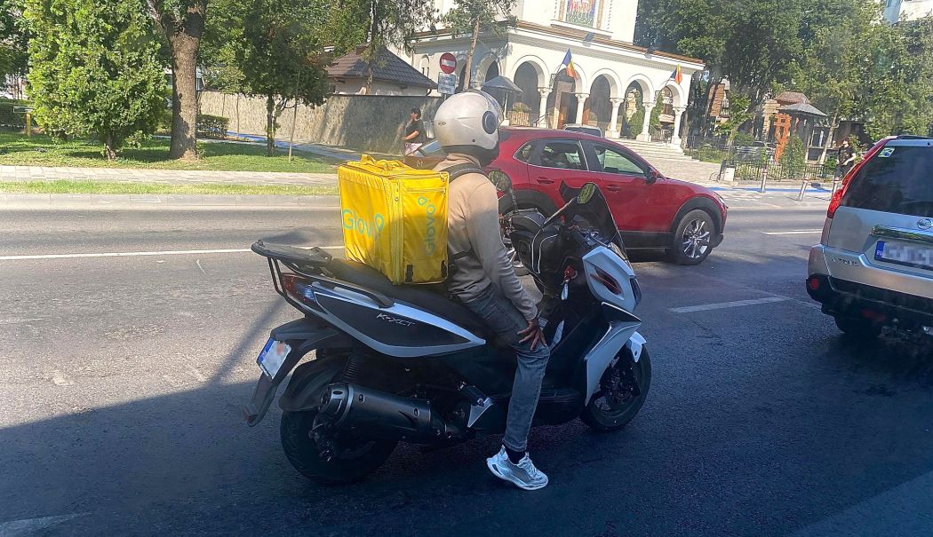 Tot mai mulți bani pleacă din România. Angajații străini au trimis acasă sume impresionante - cetateni-straini-1754634468.jpg