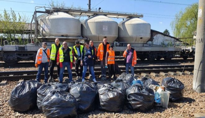 CFR a demarat o campanie de curățenie pe calea ferată