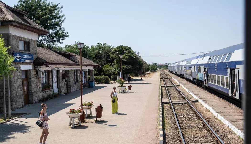 Trenurile pe ruta Constanța - Mangalia, din nou pe șine, în minivacanța de 1 Mai