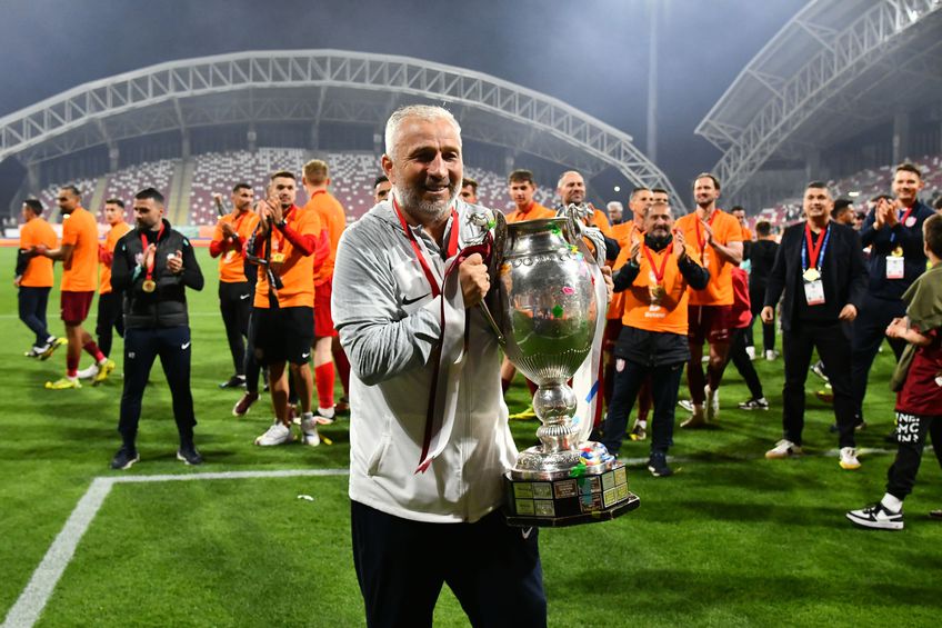 Spectacol la Arad. CFR Cluj a câştigat Cupa României la fotbal - cfr-cupa-1747308772.jpg