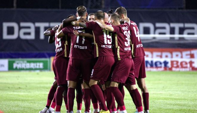 CFR Cluj a învins-o pe Petrolul Ploieşti şi a urcat pe locul secund în Superligă - cfr-petrolul-1695120396.jpg