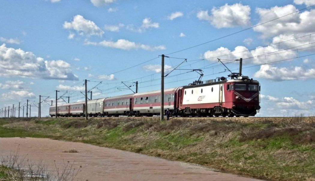 CFR suplimentează numărul trenurilor spre litoral, în minivacanţa de 1 Mai şi Paște - cfr-suplimentare-trenuri-1712925688.jpg
