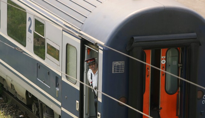 Ploaia pune bețe în roate… trenurilor - cfr1371438256-1380613623.jpg