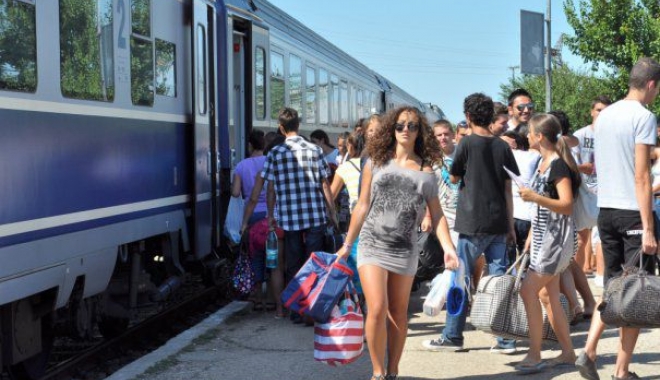 Bătaie de joc pentru călători. Anchetă la CFR! - cfrcalatori605x-1496666568.jpg