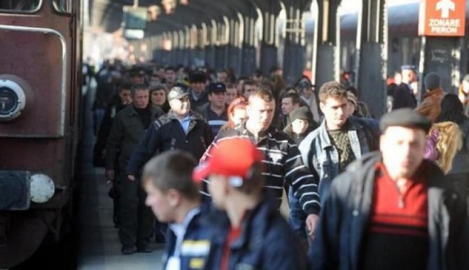 Amenzi usturătoare. 400 de pasageri ai unui tren, prinși fără bilet - cfrcalatoritren46067800-1349246738.jpg
