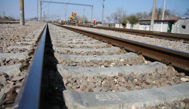 Copilă de 13 ani, lovită de tren. A murit pe loc! - cfrlinietren-1421678874.jpg