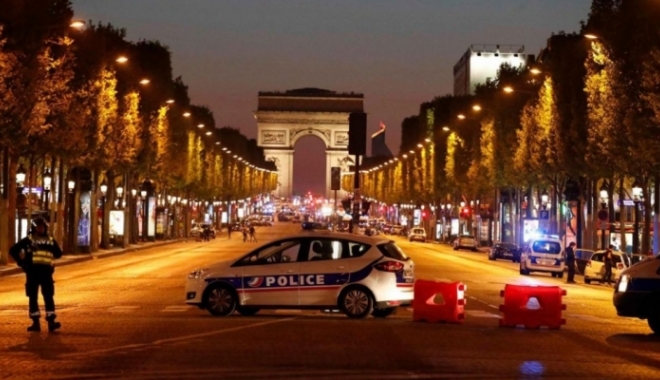 ALERTĂ la Paris, după un atac armat pe Champs Elysees. Un polițist și atacatorul au murit - champs19150100-1492722436.jpg