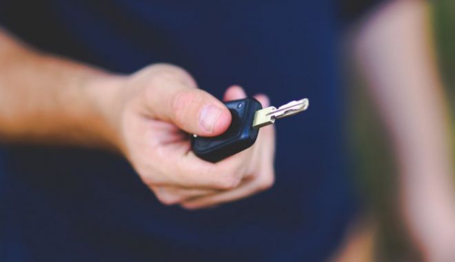 Cheie cu "surprize" găsită de un turist pe plajă