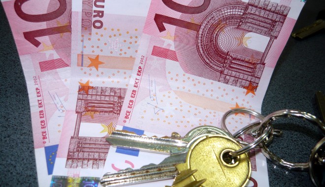 Chirie sau rată la propria casă? Ce este acum mai avantajos pentru constănțeni - cheieurobani1-1358870254.jpg
