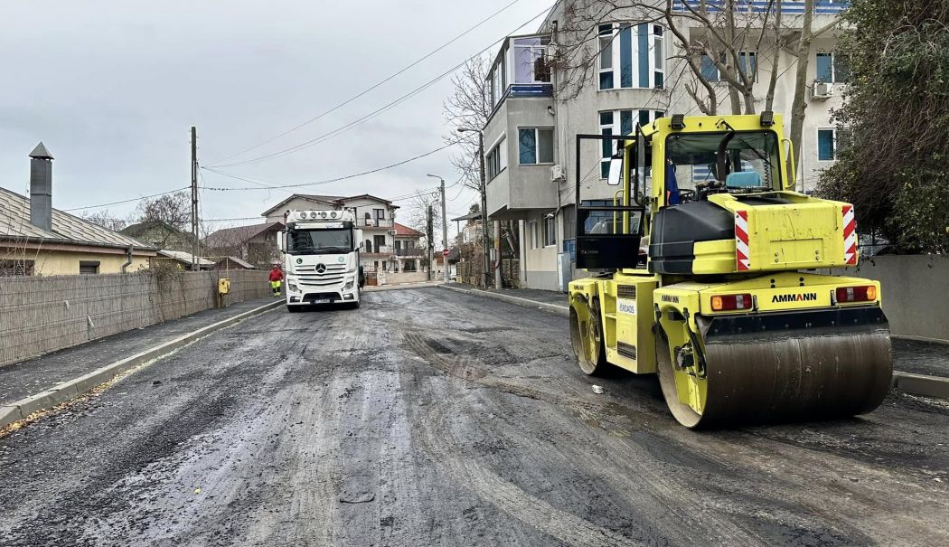 Primăria oraşului Năvodari asfaltează străzile şi aleile din Mamaia Sat - chelaru-asfaltare-1733924995.jpg