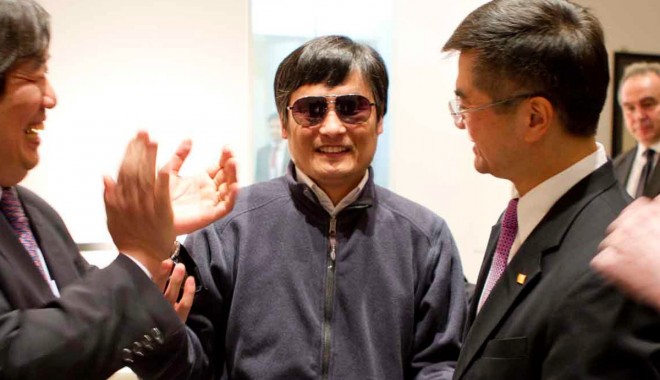 Disidentul Chen Guangcheng  a ajuns  în Statele Unite - chenguangcheng-1337549024.jpg