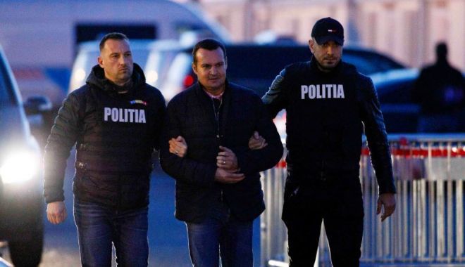 Cătălin Cherecheş a fost adus în ţară sub escortă pe la PTF Nădlac II