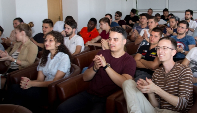 Activități în vacanță! Peste 150 de studenți, reuniți la Constanța - chiardacasuntinvacanta-1483640089.jpg
