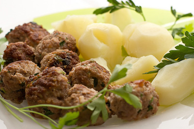 Meniul zilei - chiftele-1333393817.jpg