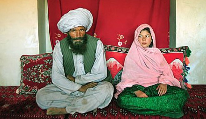 La 15 ani a fost măritată forțat cu un bărbat de 90. Află gestul disperat al fetei - childbrides94665000-1357664997.jpg