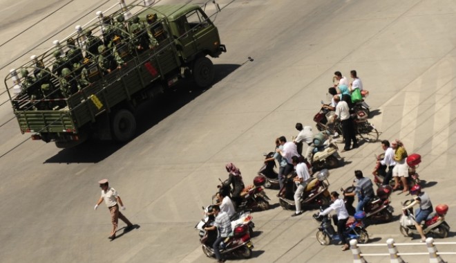VIOLENȚE EXTREME în regiunea chineză Xinjiang: cel puțin 21 de morți - china-1366785147.jpg