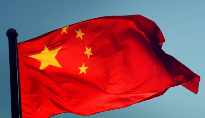 Ambasada Chinei din Ucraina îşi îndeamnă cetăţenii să afişeze steagul chinez pe maşini - china-1645729606.jpg