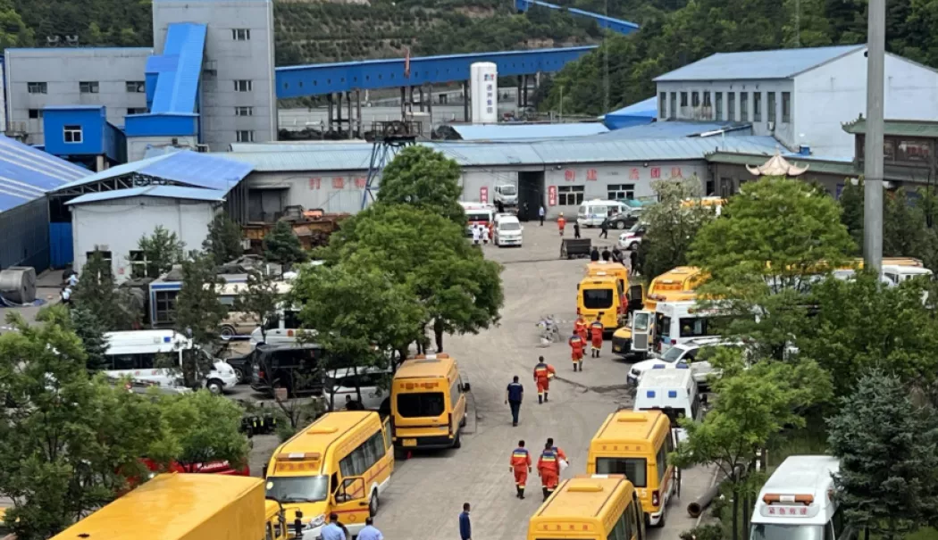Explozie într-o mină de cărbune din China: cel puțin 82 de morți și zeci de dispăruți