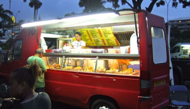 Se dă startul la Festivalul gastronomic „Jardin Urbain” - chinesefoodtruckinnoumanewcaledo-1630657161.jpg