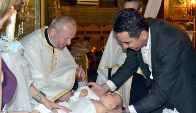 Christian Gigi Chiru a creștinat al nouălea copil - chirubotez-1338833094.jpg
